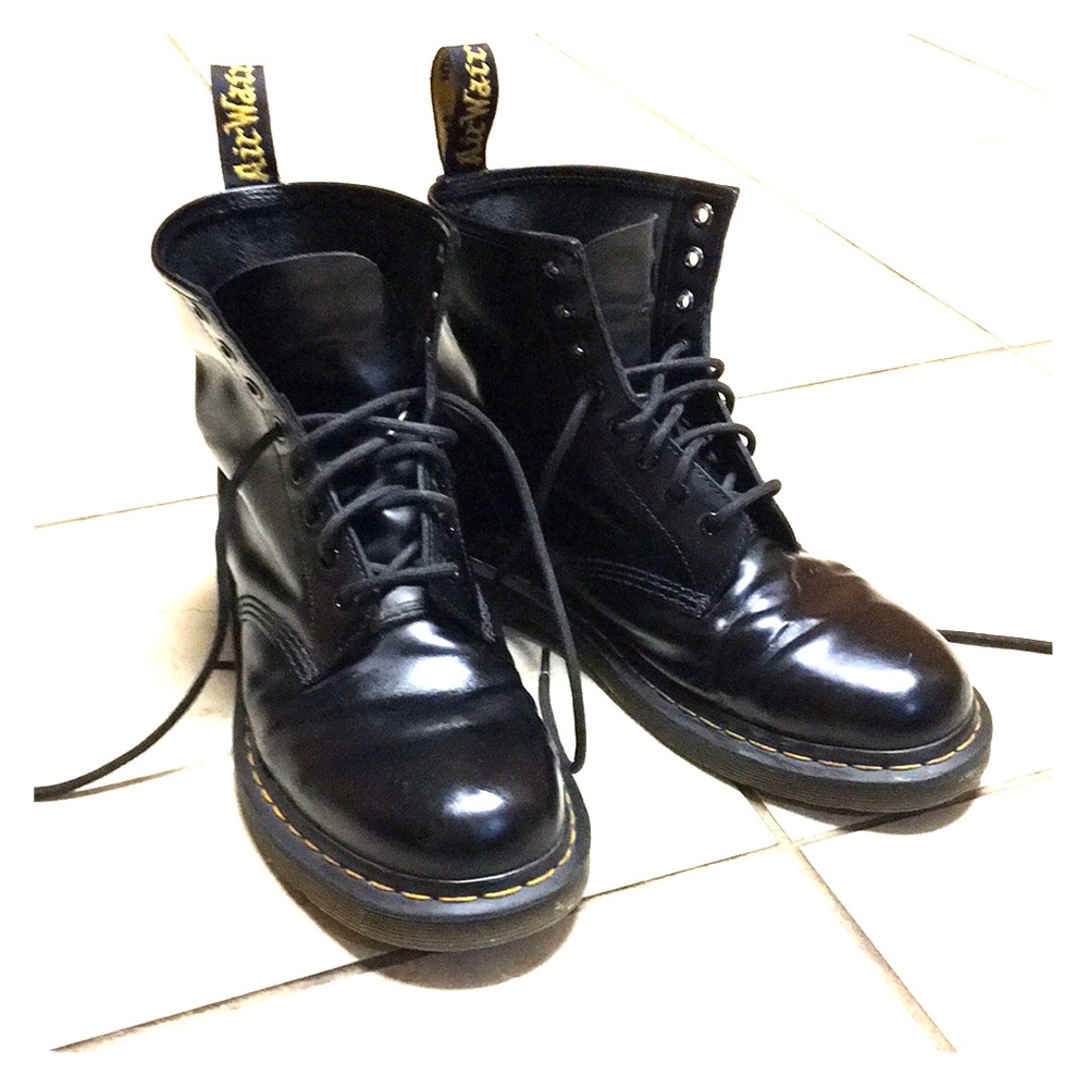 Black, smooth Dr. Martens/Doc Martens